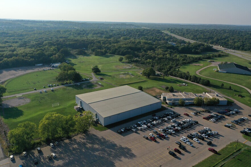 More Photos Of 3907 SW Burlingame Rd, Topeka Office For Sale