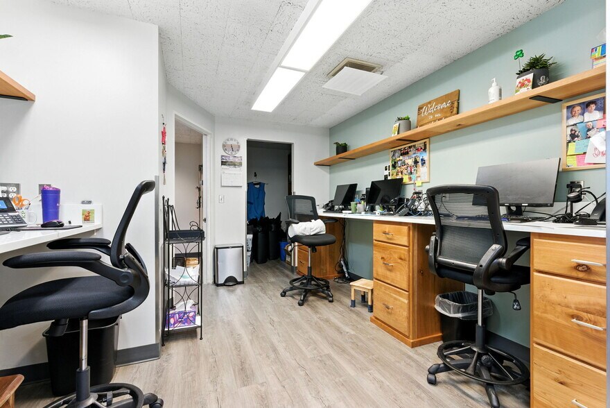 More Photos Of 400 NE Roberts Ave, Gresham Medical For Sale