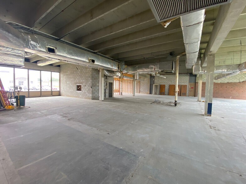 More Photos Of 2117 Westwood Ave, Richmond Warehouse For Lease