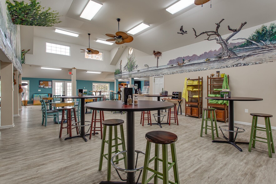 More Photos Of 12133 Neale Sound Dr, Cobb Island Restaurant For Sale