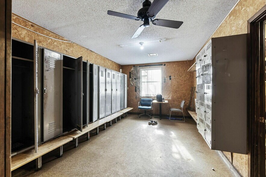 More Photos Of 3006 State Highway FF, Jackson Industrial For Sale