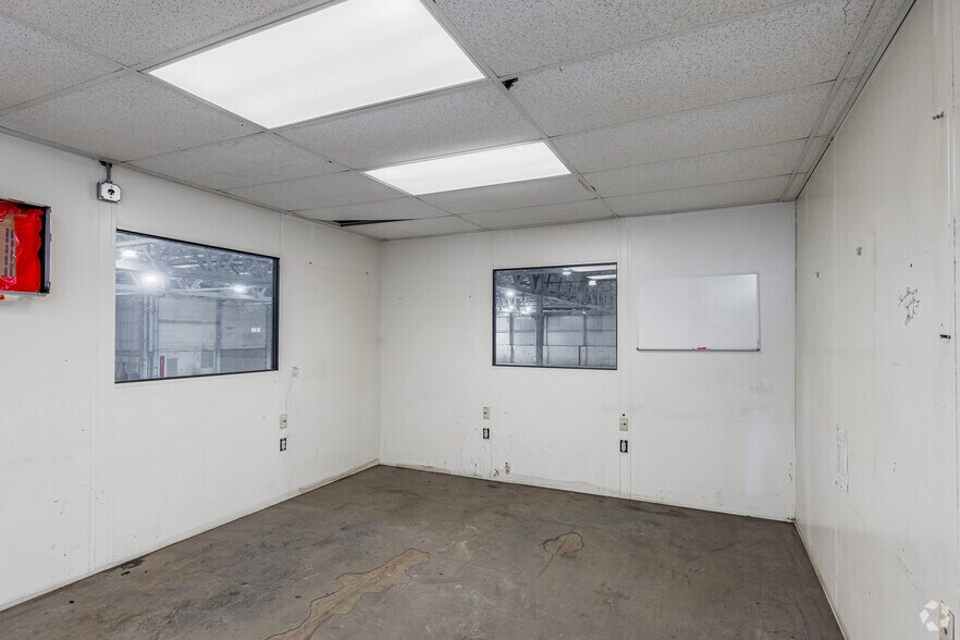 More Photos Of 1080 River Ave, Pittsburgh Warehouse For Lease