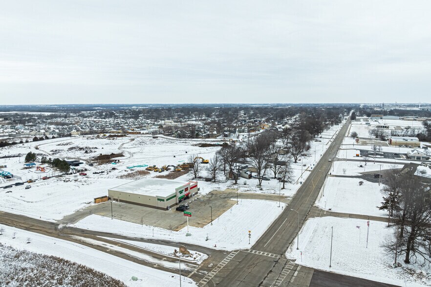 More Photos Of 721 S Webster St, Spring Hill Convenience Store For Sale