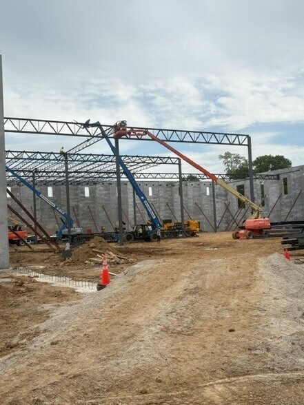 More Photos Of 3 Century Dr, Parsippany Warehouse For Lease