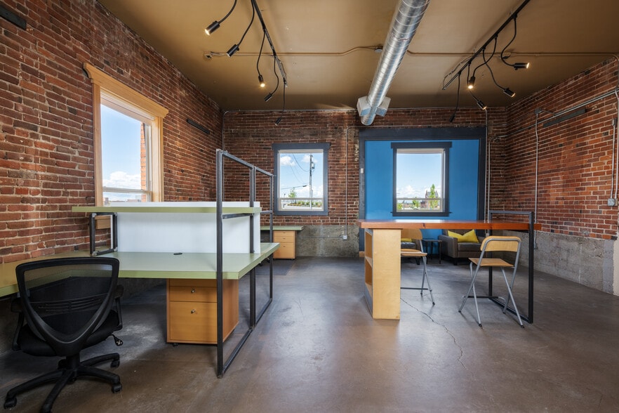 More Photos Of 429-431 E Sprague Ave, Spokane Freestanding For Lease