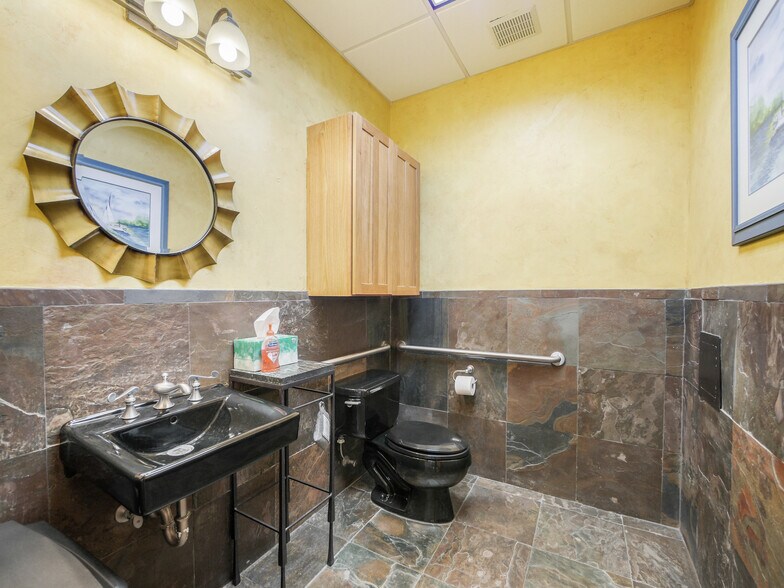 More Photos Of 1301 Plantation Island Dr, Saint Augustine Medical For Lease