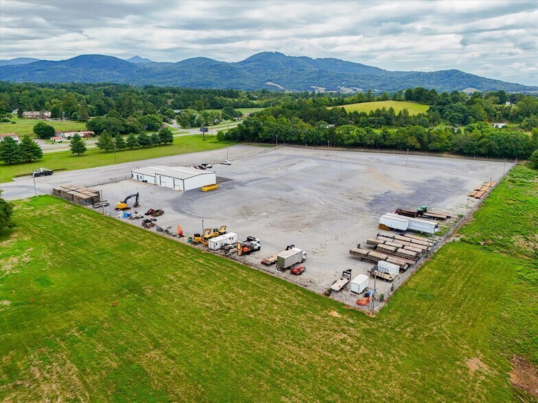More Photos Of 1062 Mountain View Church Rd, Blue Ridge Flex For Lease