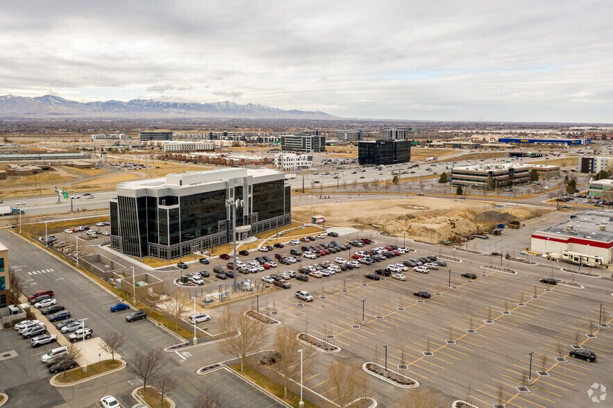 More Photos Of 13907 S Minuteman Dr, Draper Office For Lease