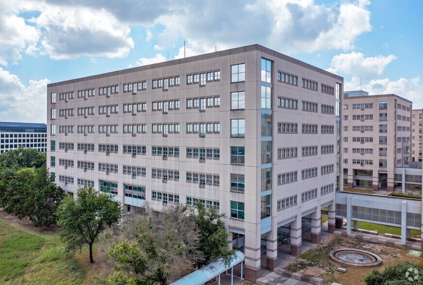 More Photos Of 11501 Burnet Rd, Austin Unknown For Lease