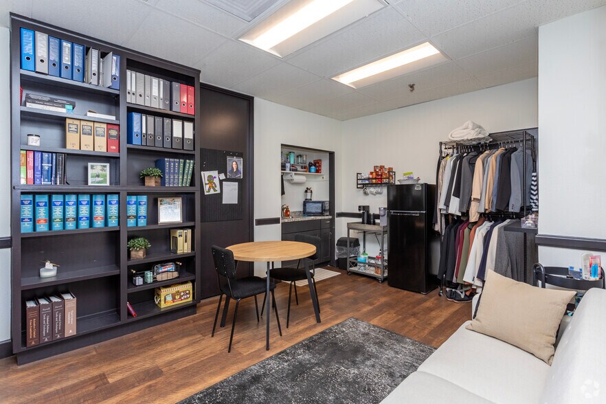 More Photos Of 2014 Tulare St, Fresno Office For Sale