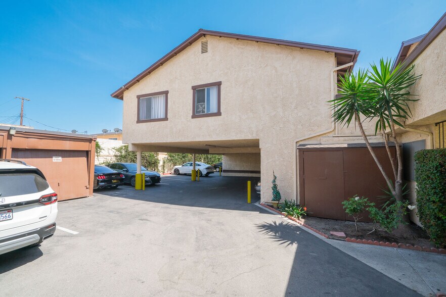 More Photos Of 918 Romneya Dr, Anaheim Apartments For Sale