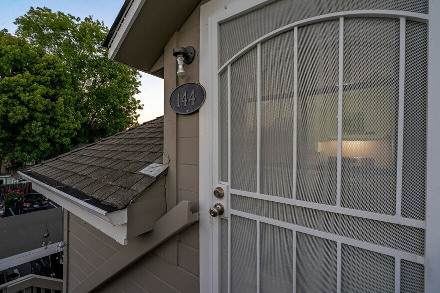 More Photos Of 142 N Central Ave, Campbell Office Residential For Sale