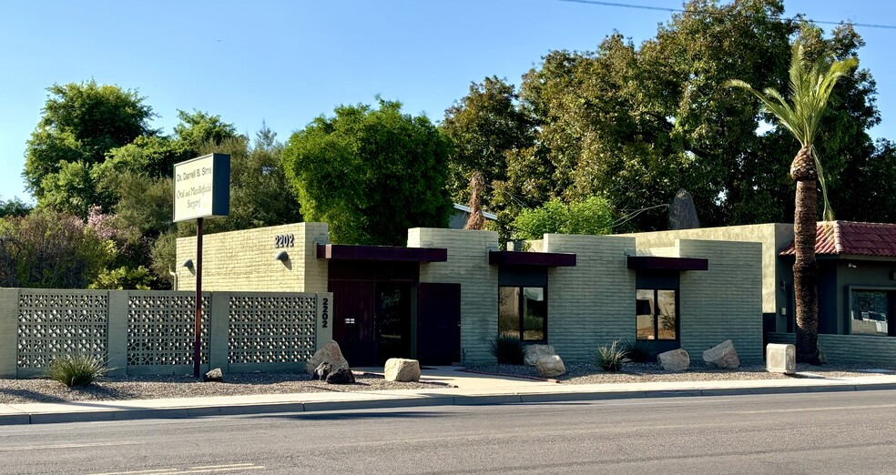 Primary Photo Of 2202 N 7th St, Phoenix Medical For Sale