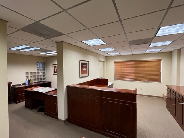 More Photos Of 3333 W Kennedy Blvd, Tampa Loft Creative Space For Lease