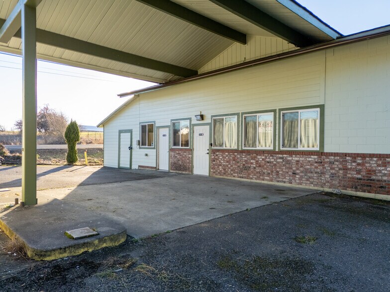 More Photos Of 292 State Highway 505, Winlock Flex For Sale