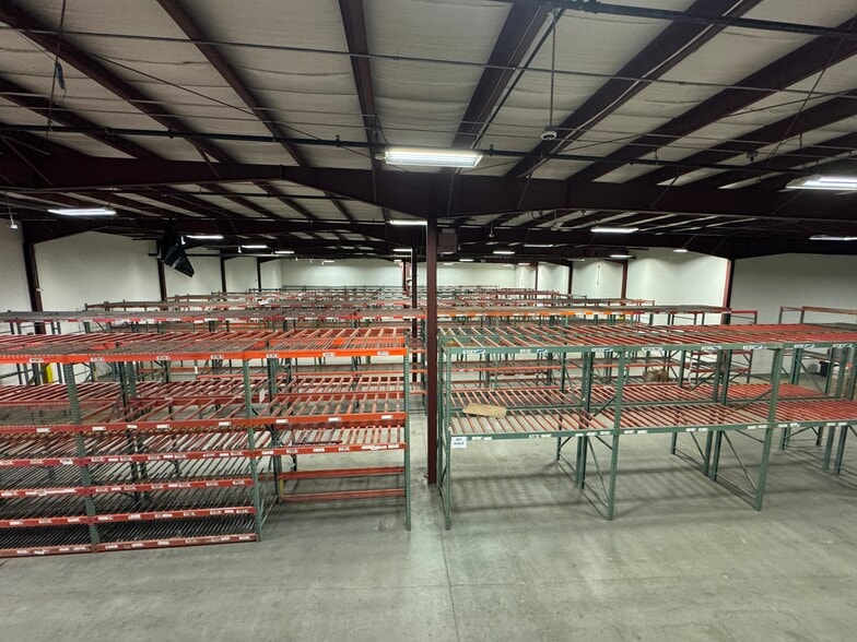 More Photos Of 21 Industrial Dr, South Hadley Manufacturing For Lease