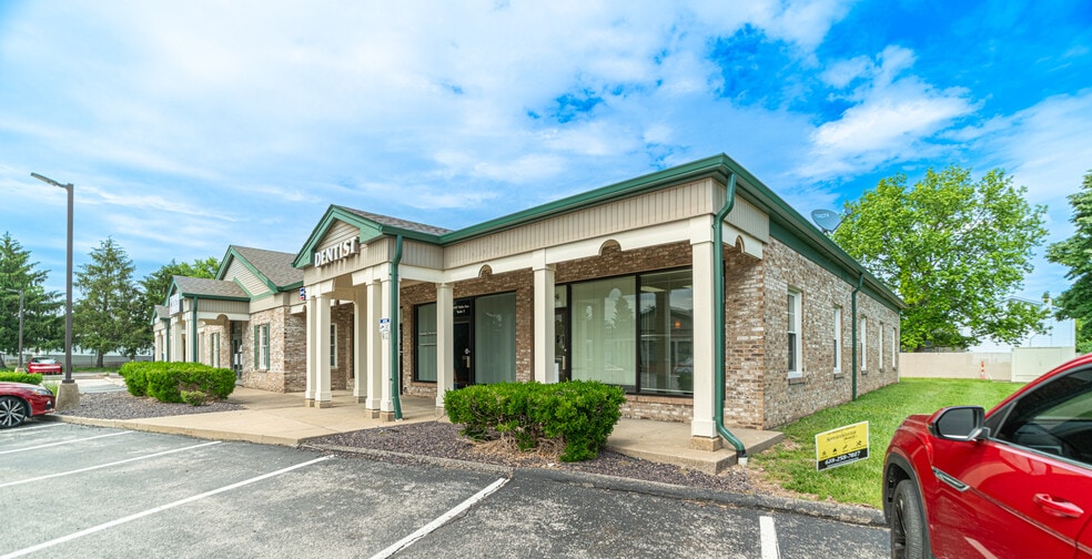 More Photos Of 3801-3837 Vaile Ave, Florissant General Retail For Lease