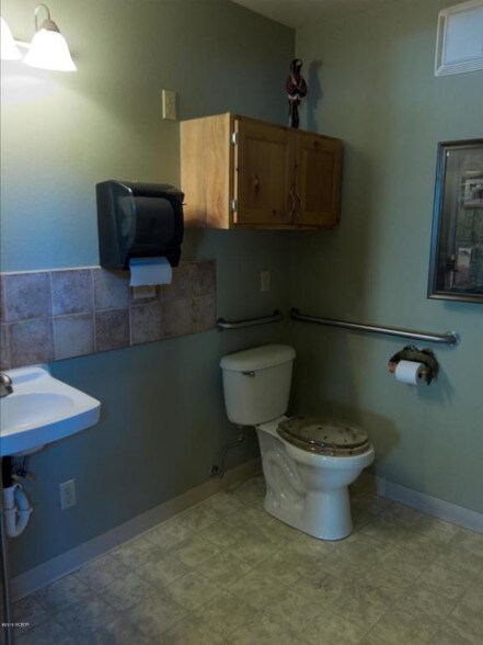 More Photos Of 606 W Byers Ave, Hot Sulphur Springs Flex For Sale