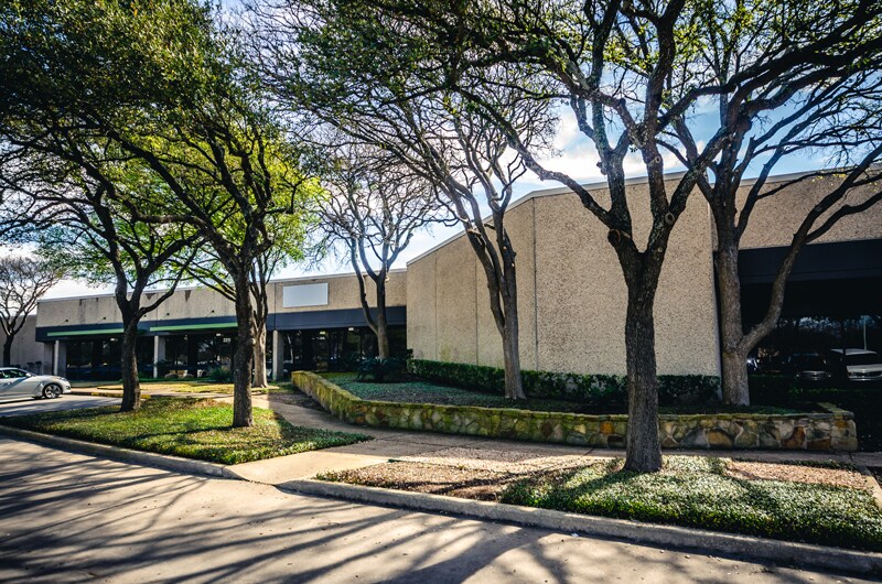 More Photos Of 11100 Metric Blvd, Austin Light Distribution For Lease