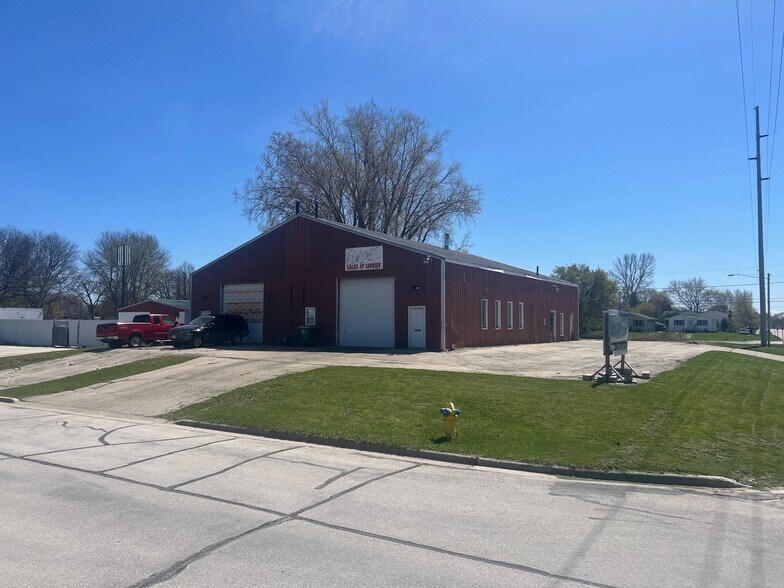 More Photos Of 1100 Weise St, Green Bay Auto Dealership For Sale