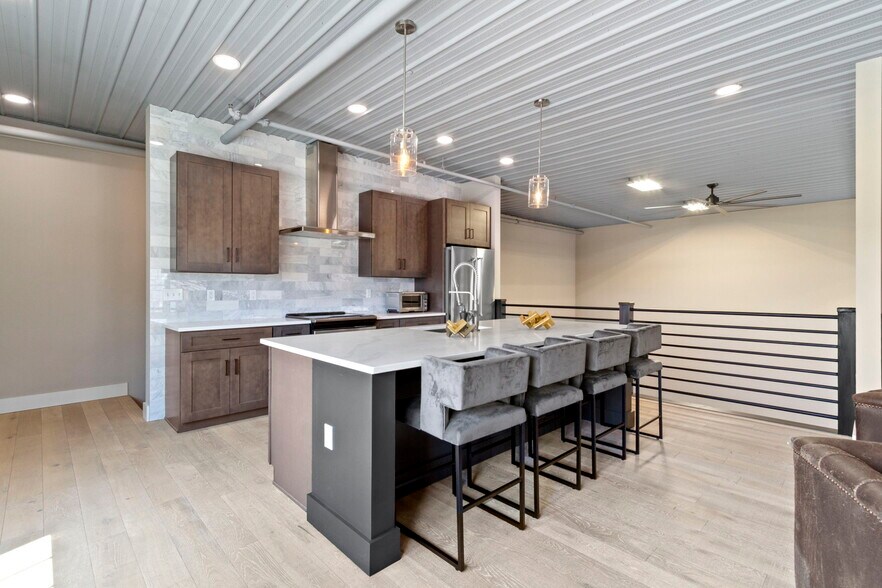 Primary Photo Of 17745 Motor District Cir, Westfield Showroom For Sale