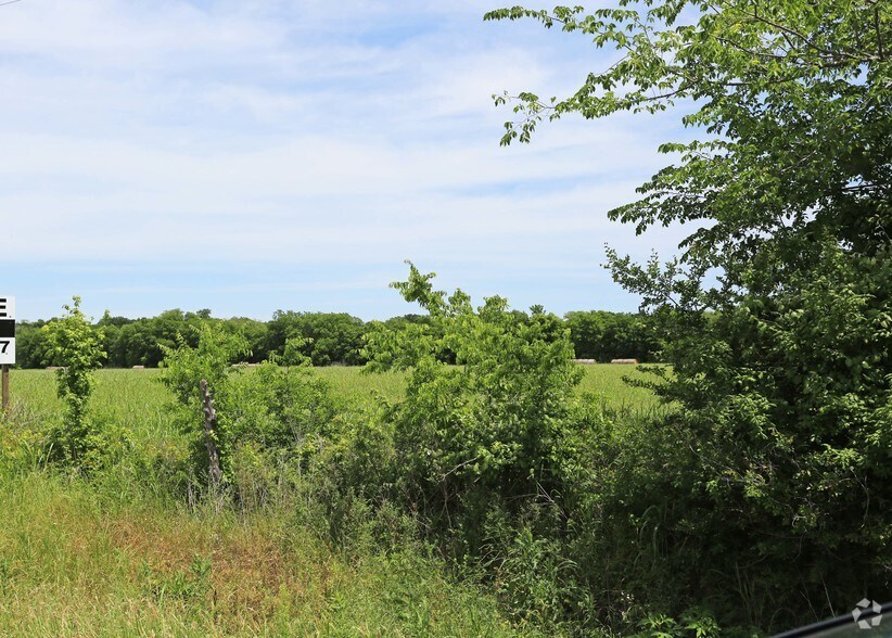 Primary Photo Of E I 35, Red Oak Land For Lease