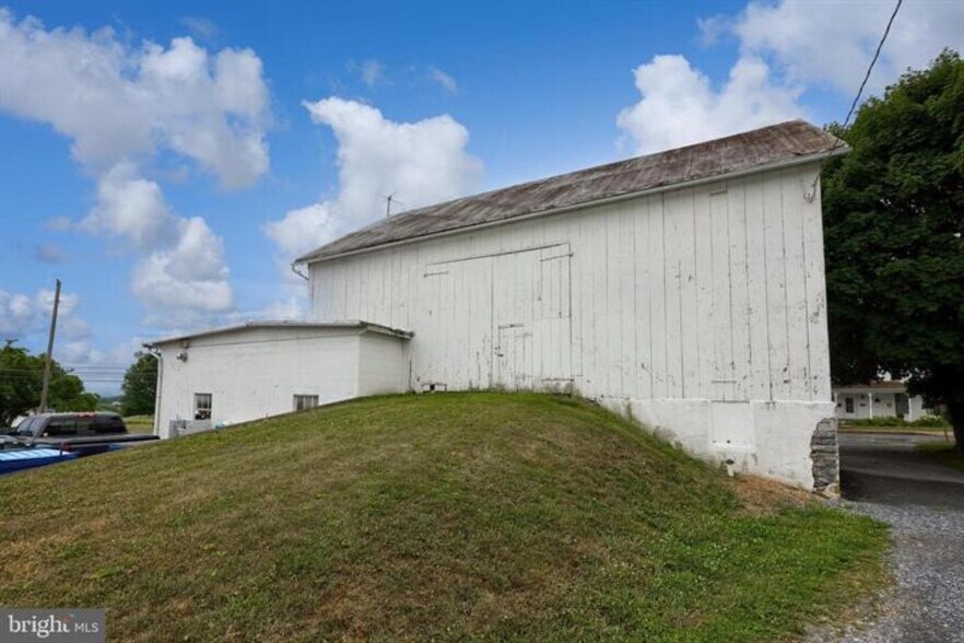 More Photos Of 2167 Main St, Lititz Flex For Sale