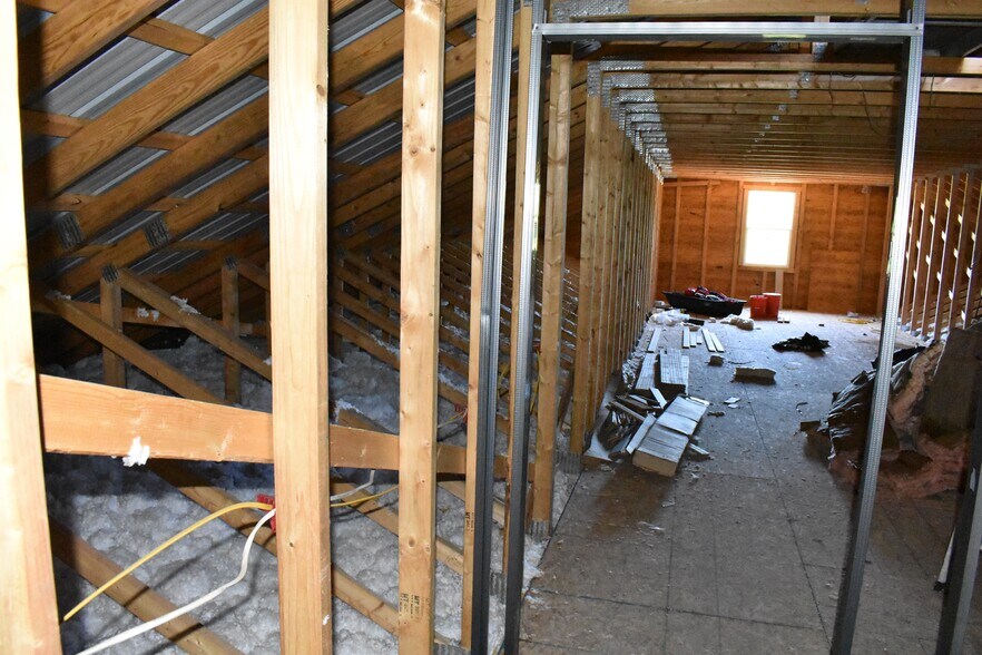 More Photos Of 135 Howard Rd, Fulton Industrial For Sale