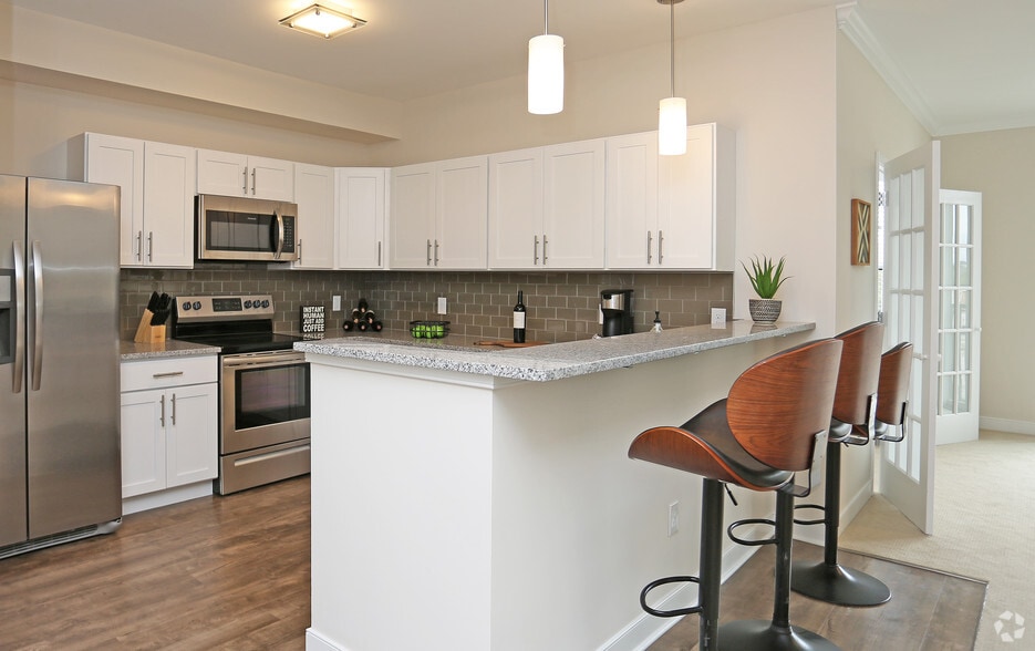 More Photos Of 240 State St, Schenectady Apartments For Lease