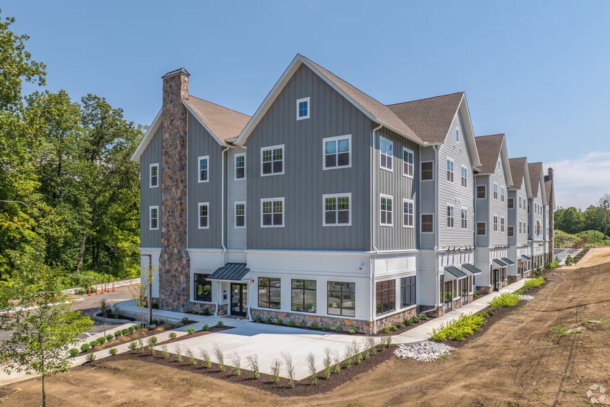 More Photos Of 731 Federal Rd, Brookfield Apartments For Lease