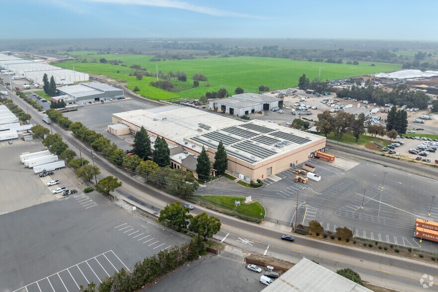 More Photos Of 3700 Finch Rd, Modesto Warehouse For Lease