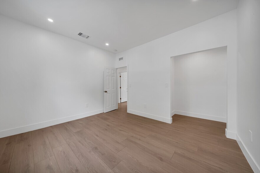 More Photos Of 1370 SW 5th St, Miami Apartments For Sale