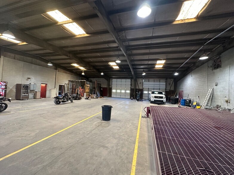 More Photos Of 452 Hyatt St, Gaffney Truck Terminal For Sale