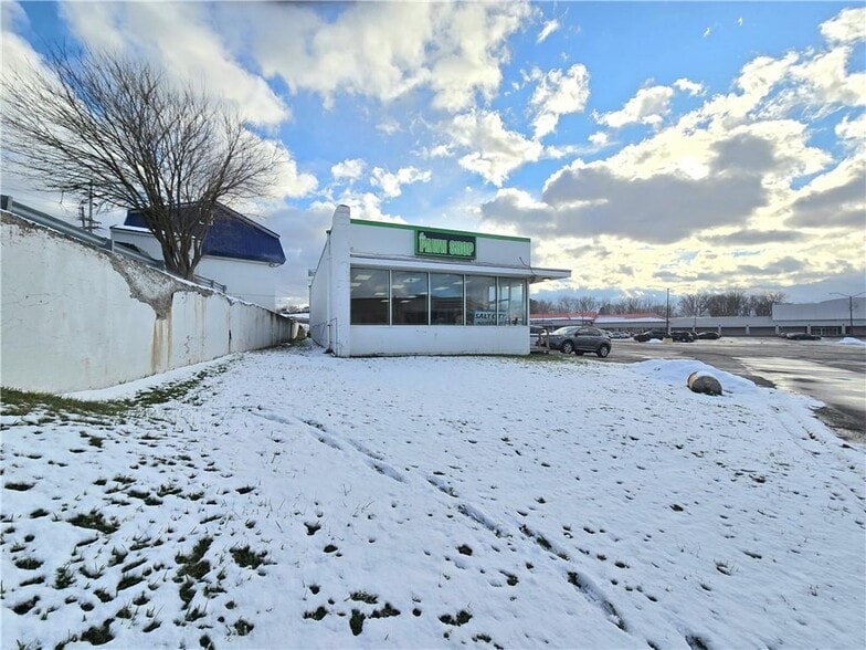 More Photos Of 2803 Brewerton Rd, Mattydale Freestanding For Sale