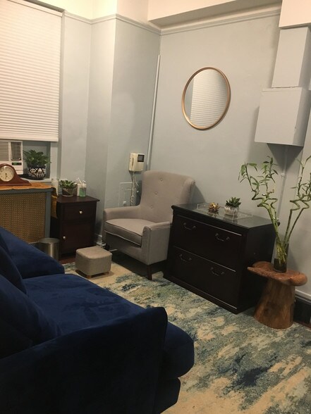 Primary Photo Of 121 E 60th St, New York Medical For Lease