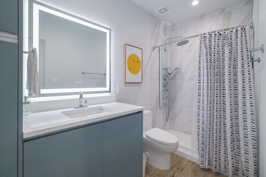 More Photos Of 5515 Humming Bird Ln, Austin Apartments For Sale