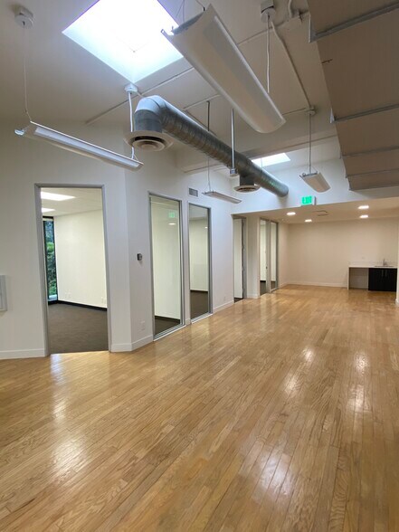 More Photos Of 11846 Ventura Blvd, Studio City Loft Creative Space For Lease