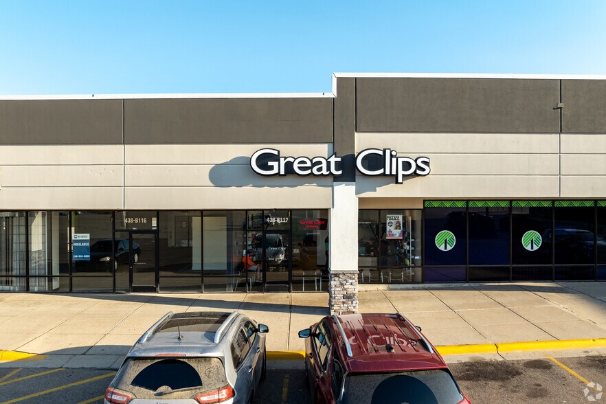 More Photos Of 438-462 E Edgewood Blvd & SEC American Rd & E Edgewood Blvd, Lansing Storefront For Lease