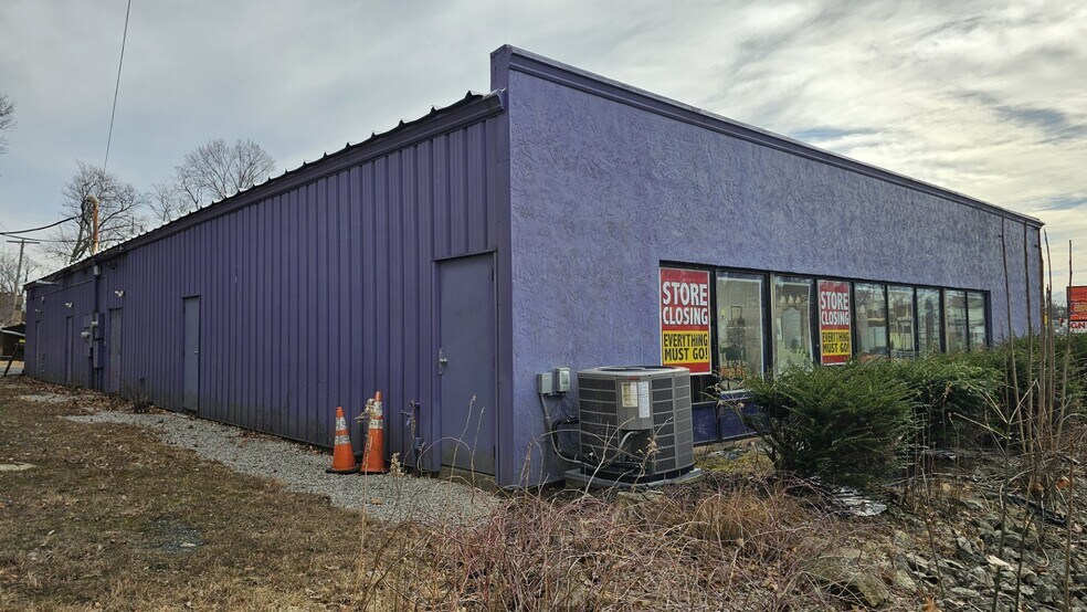 More Photos Of 380 E Main St, Milford Freestanding For Sale