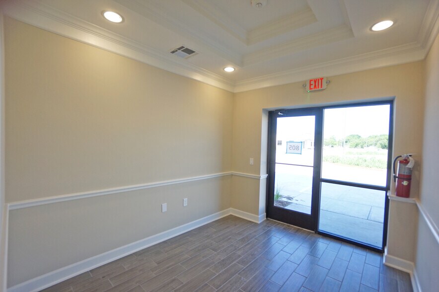 202 Industrial Blvd, Sugar Land, TX 77478 Warehouse For Sale