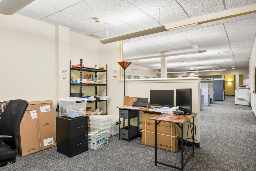 More Photos Of 25 Delaware Ave, Delmar Office For Lease