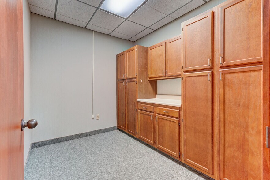 More Photos Of 3311 Burlington Rd, Greensboro Office For Sale