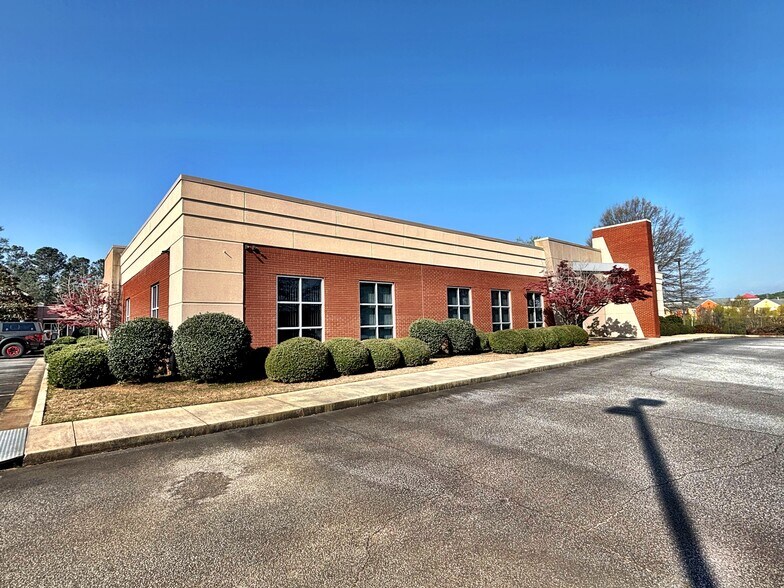 More Photos Of 6400 Peake Rd, Macon-Bibb Office For Sale
