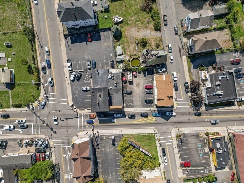 More Photos Of 218 Coggeshall St, New Bedford Storefront Retail Residential For Sale
