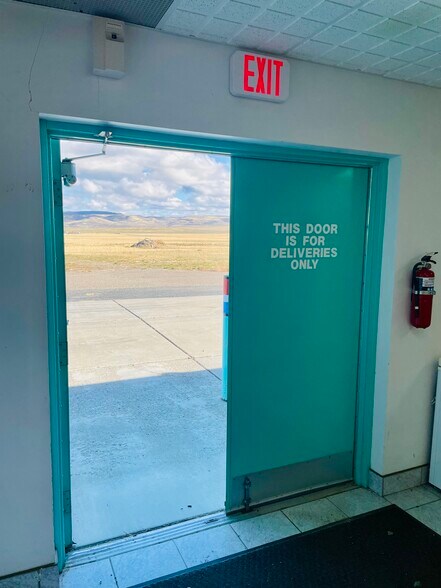 More Photos Of 2390 Highway 93, Hollister Service Station For Lease