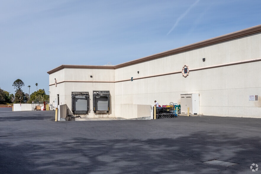 More Photos Of 130-330 W Foothill Pky, Corona Unknown For Lease