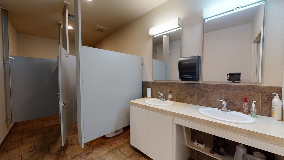 More Photos Of 7910 Cameron Rd, Austin Office For Sale