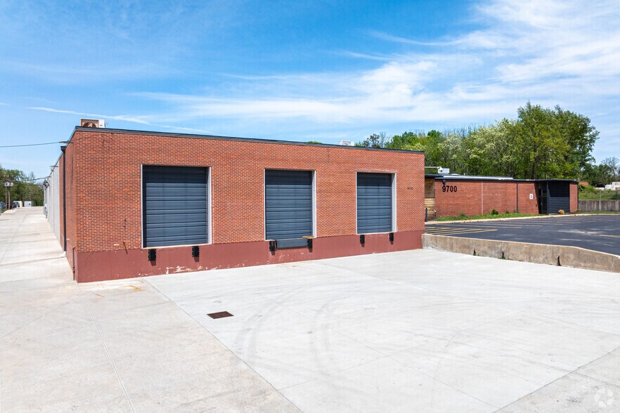 More Photos Of 9700 E 56th St, Raytown Warehouse For Lease