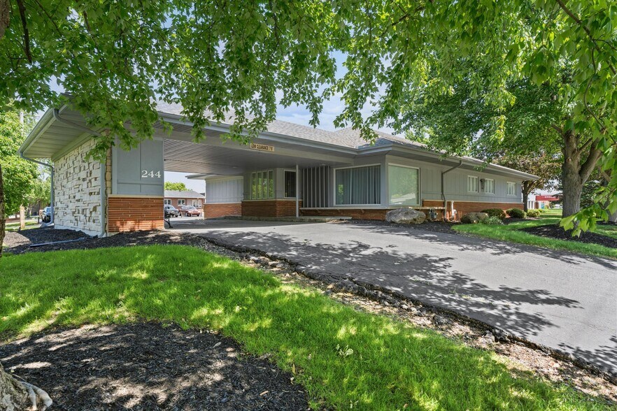 Primary Photo Of 244 Wilson Dr, Xenia Medical For Sale