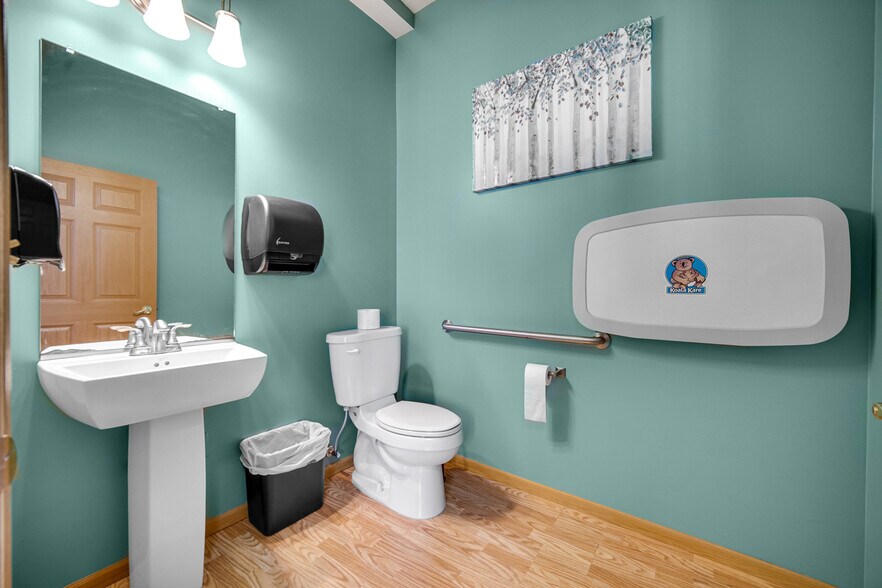 More Photos Of 165 E Robbins St, Wheatfield Medical For Sale